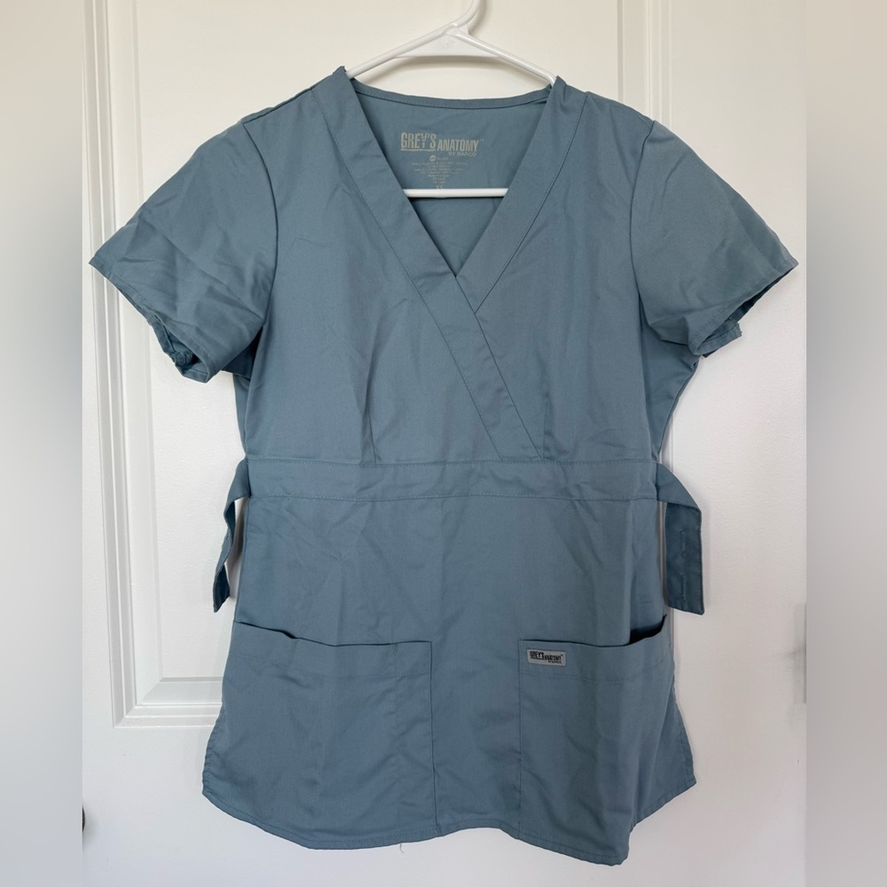 XS Grey's Anatomy Women's Wrap Scrub Top in Dusty Blue
